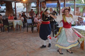 Outdoor dining - Pension Nychterida (Corfu)