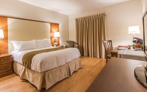 Habitación clásica doble, 1 cama de matrimonio, accesible en silla de ruedas | Escritorio, espacio para trabajar con un portátil, wifi gratis