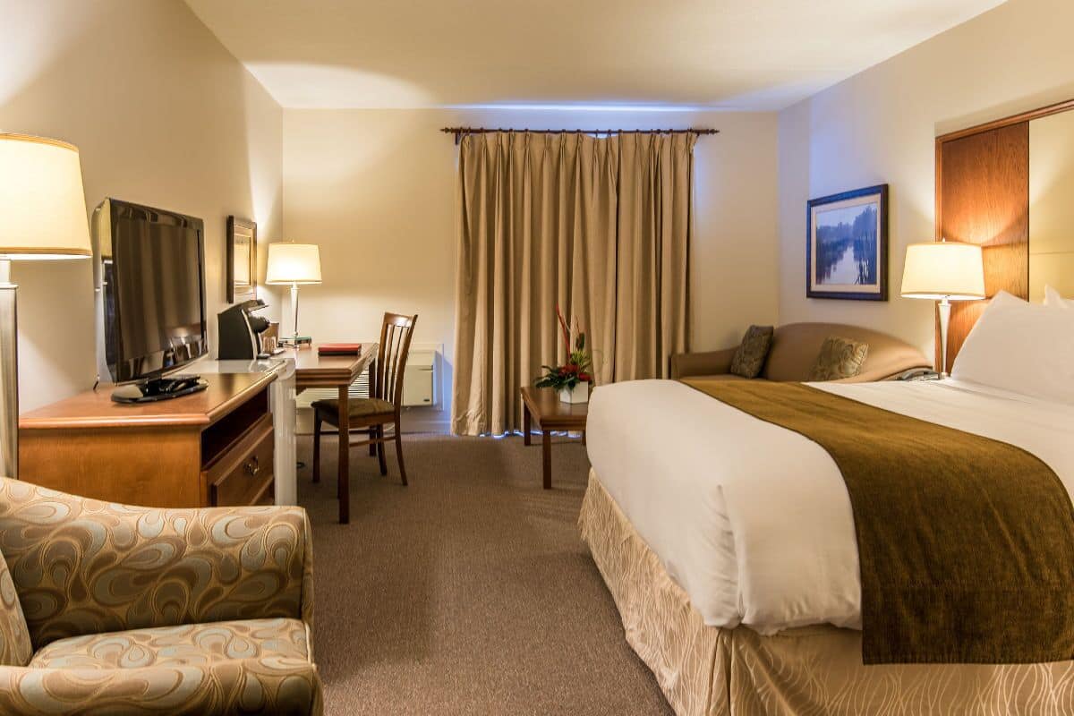 Classic Double Room, 1 Queen Bed with Sofa bed, River View | Desk, laptop workspace, free WiFi, bed sheets