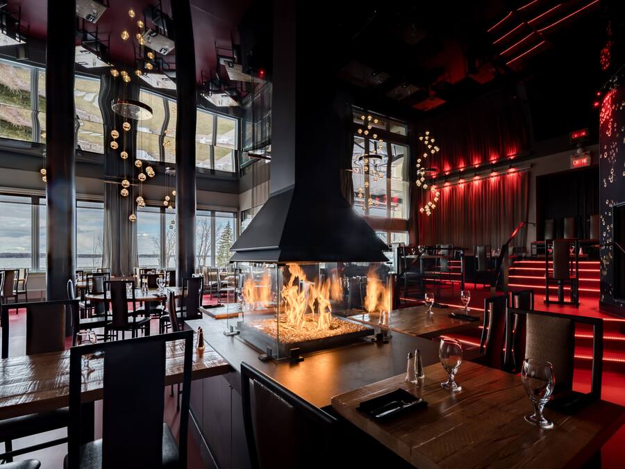 Breakfast, lunch and dinner served