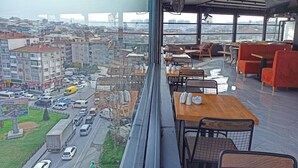 Outdoor dining - Elite Marmara Residence (Istanbul)