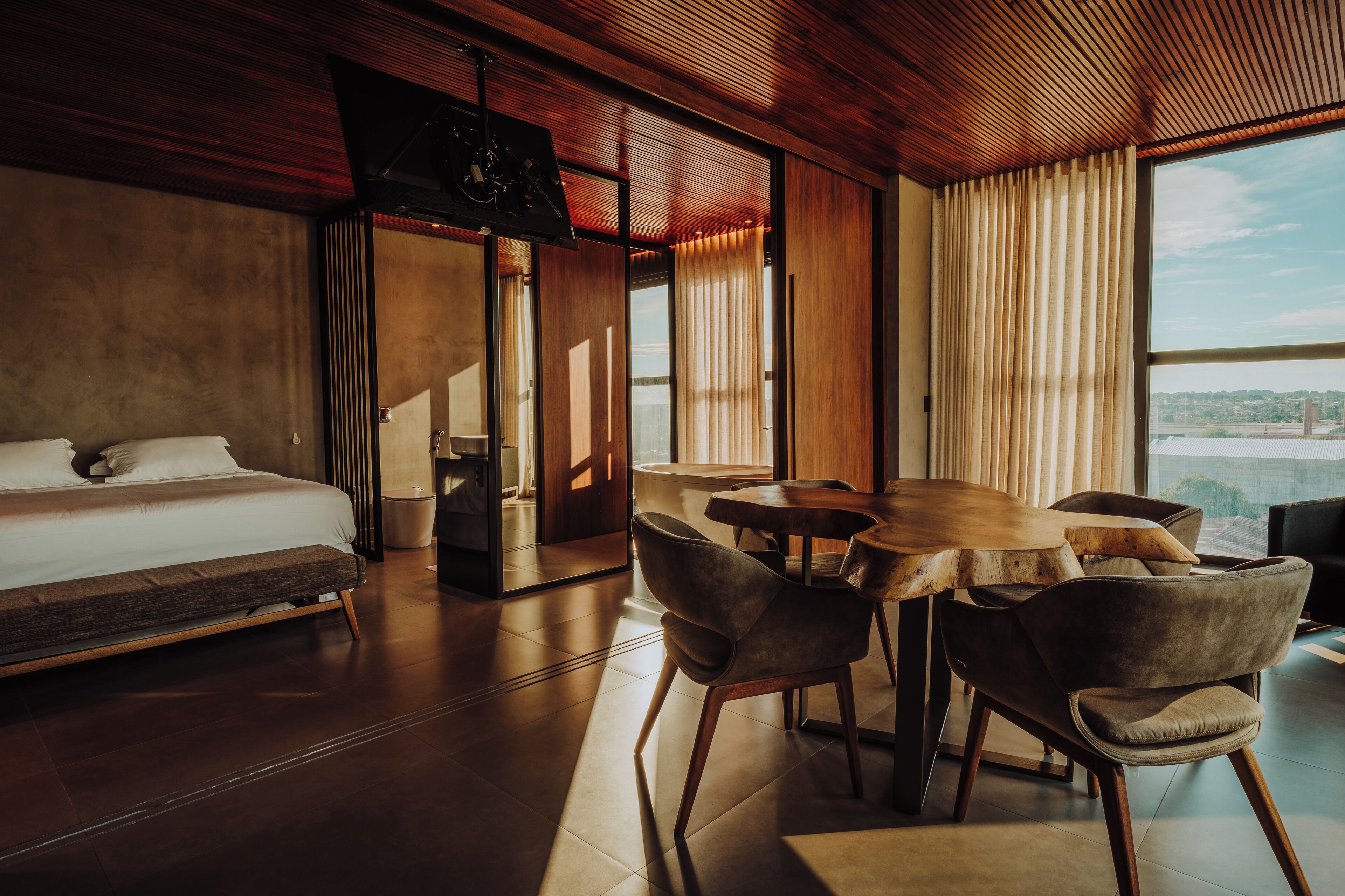 Suíte estúdio presidencial | Frigobar, escrivaninha, cortinas blackout, ferros/tábuas de passar roupa