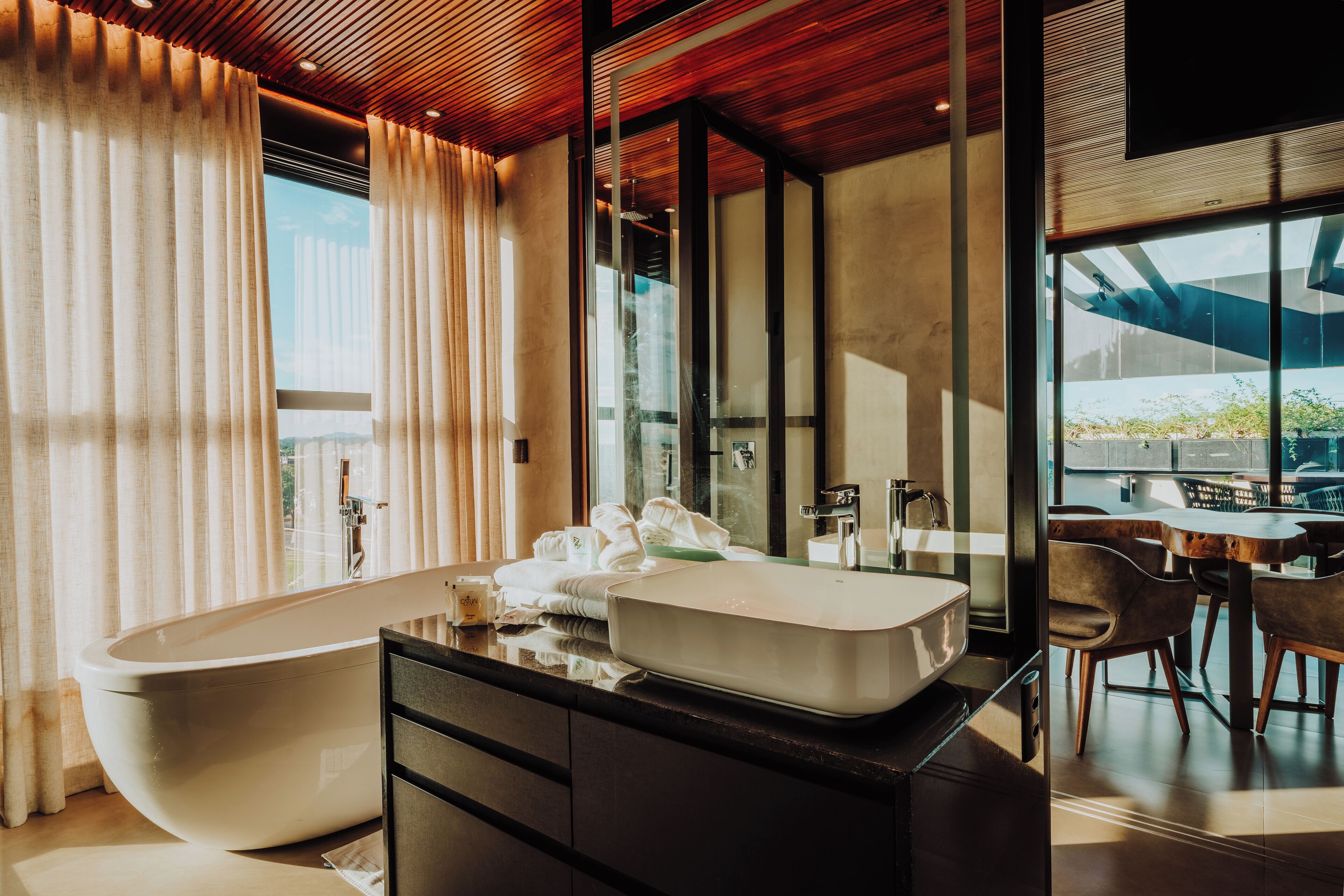 Luxury Loft, Bathtub | Minibar, desk, blackout drapes, iron/ironing board (on request)