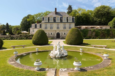 Exterior. Château de Beaulieu Magnolia