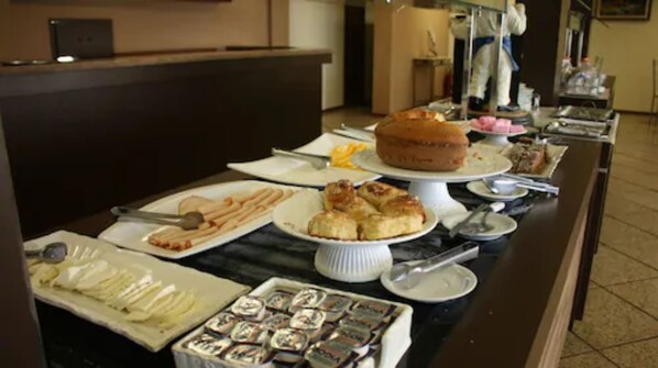 Colazione a buffet inclusa, servita tutte le mattine 