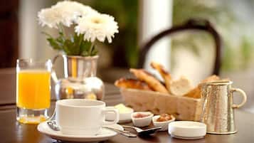 Desayuno continental gratuito y diario