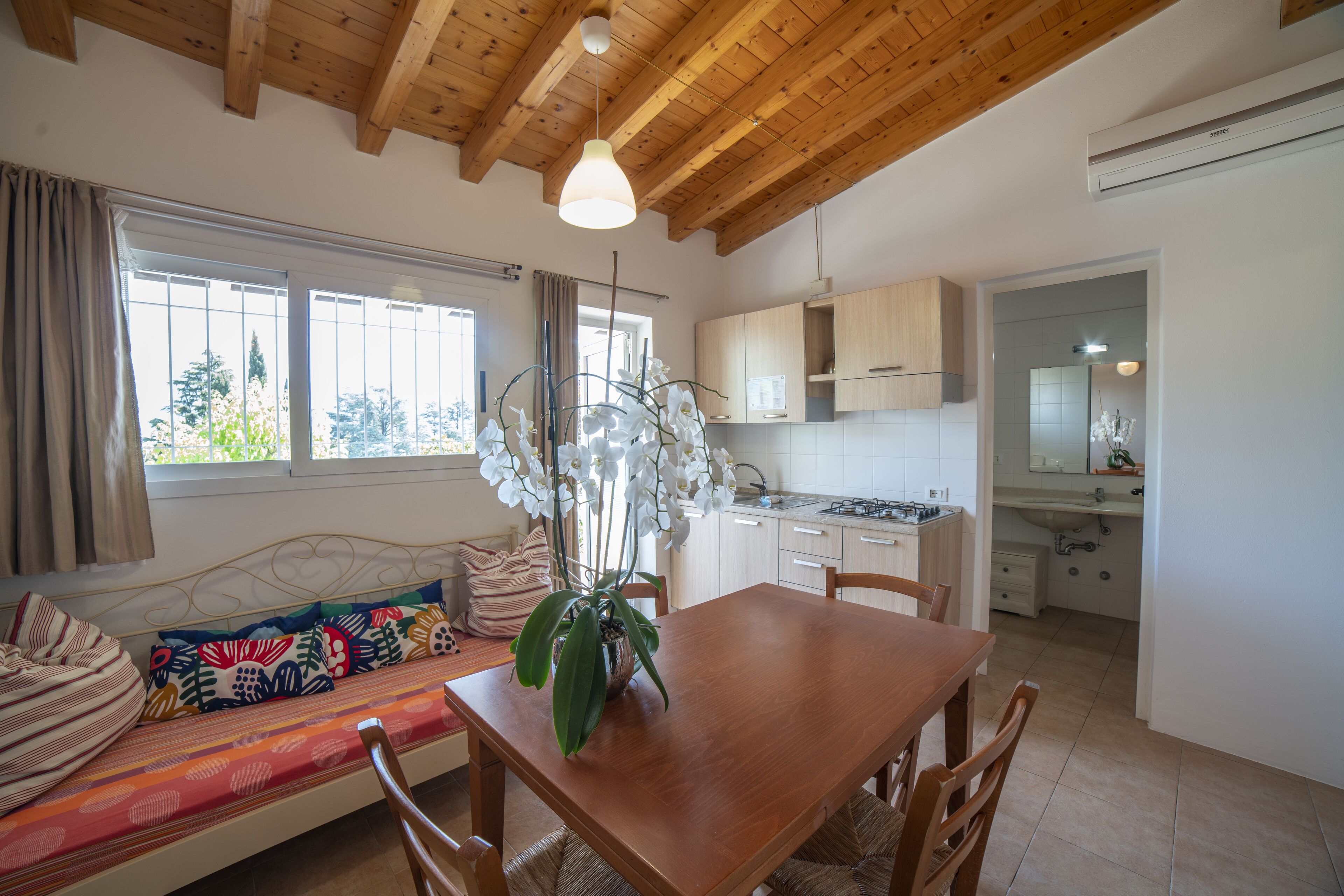 Chalet | Private kitchen | Full-size fridge, stovetop, cookware/dishes/utensils