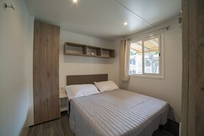 Standard Mobile Home | Cribs/infant beds