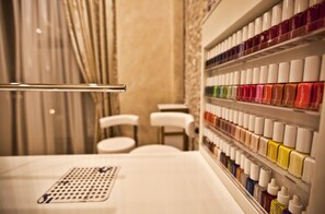 Nail salon - Multi Grand Hotel (Verin Ptghni)