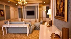 Minibar, in-room safe, desk, rollaway beds - Multi Grand Hotel (Verin Ptghni)