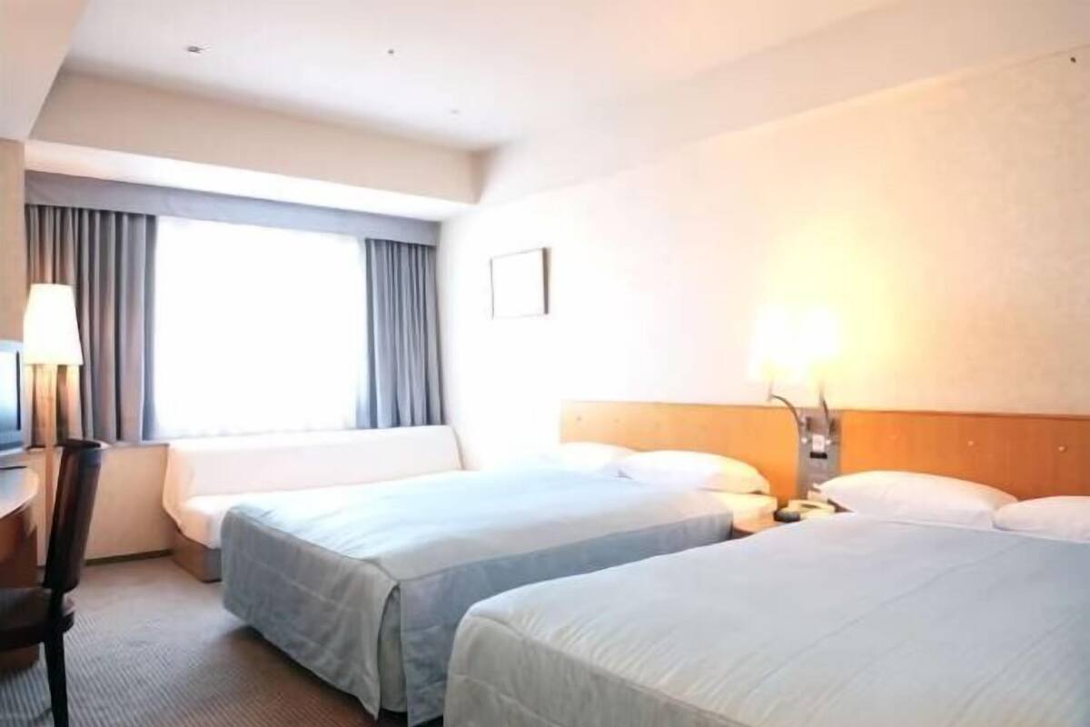 Työpöytä, pimennysverhot, silitysrauta/-lauta, ilmainen Wi-Fi