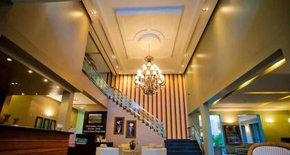 Aipana Plaza Hotel