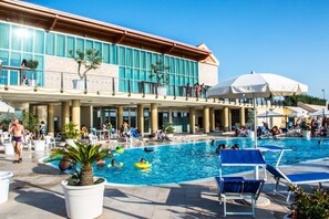 Outdoor pool - Park Hotel Elizabeth (Bitonto)