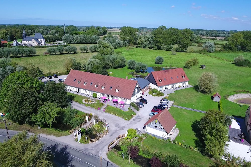 Hôtel Spa & Restaurant Les Saules
