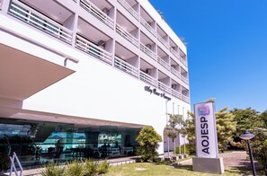 Front of property - Aojesp Hotel Colonia (Caraguatatuba)