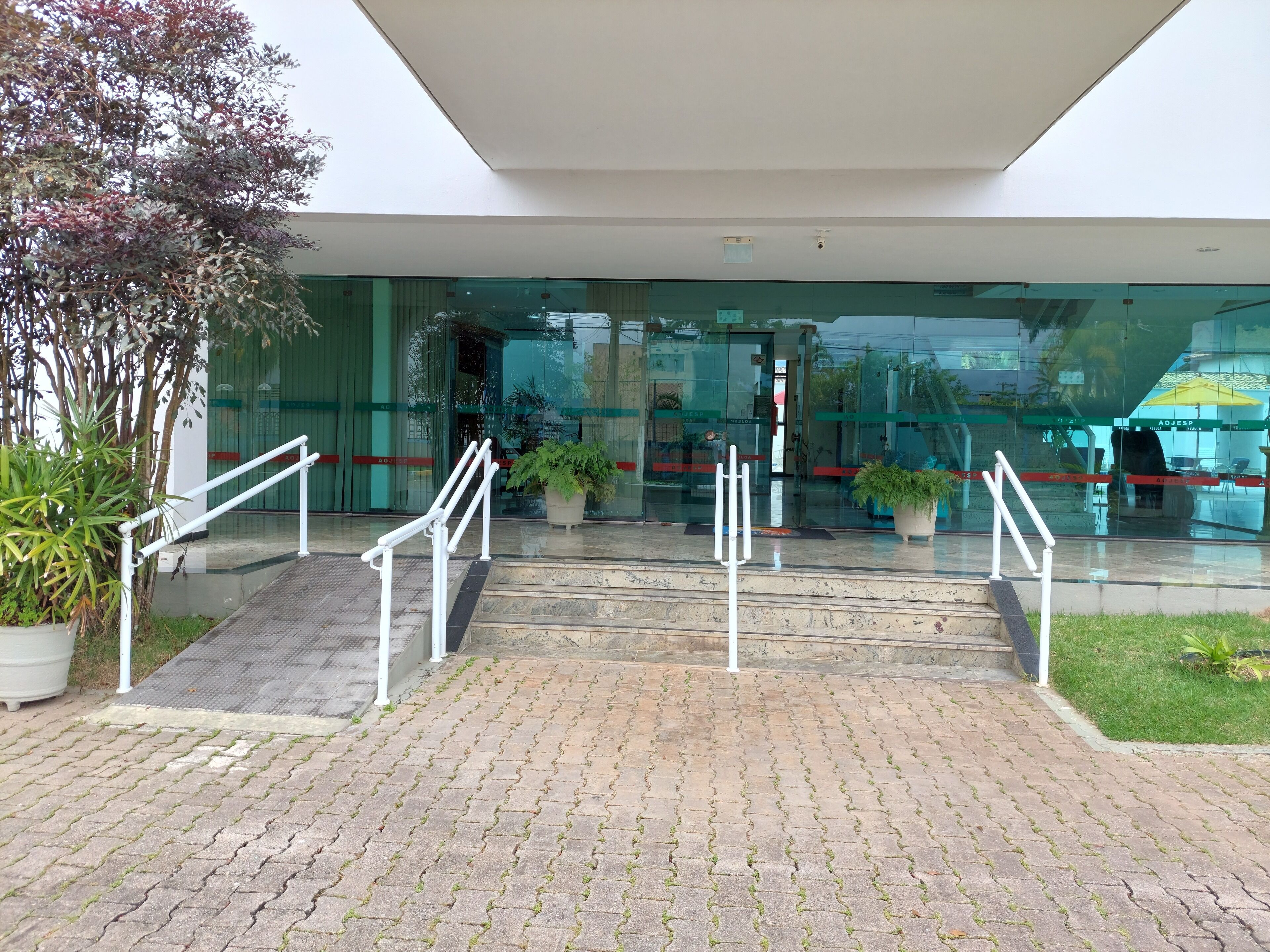 handrails in stairways