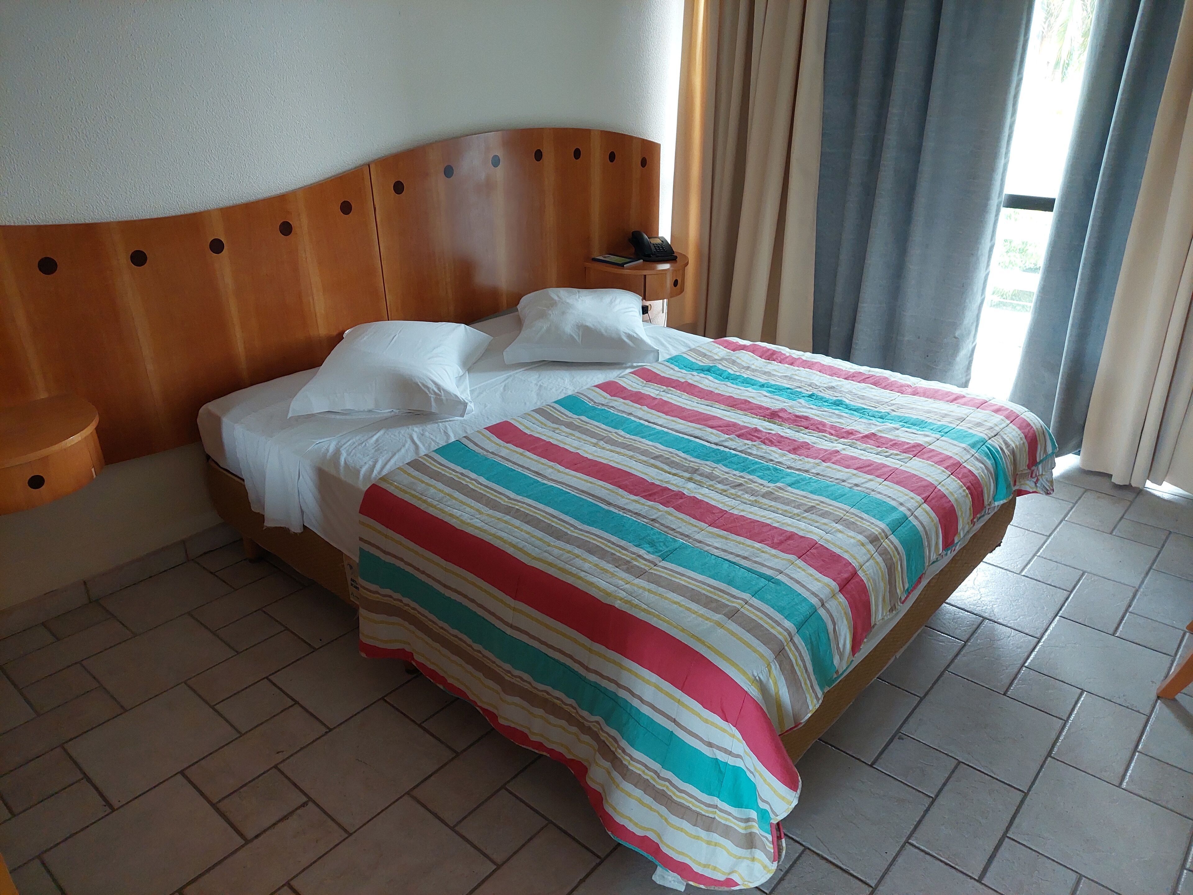 迷你吧、办公桌、笔记本电脑工作区、免费 WiFi