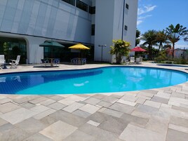 2 piscinas al aire libre