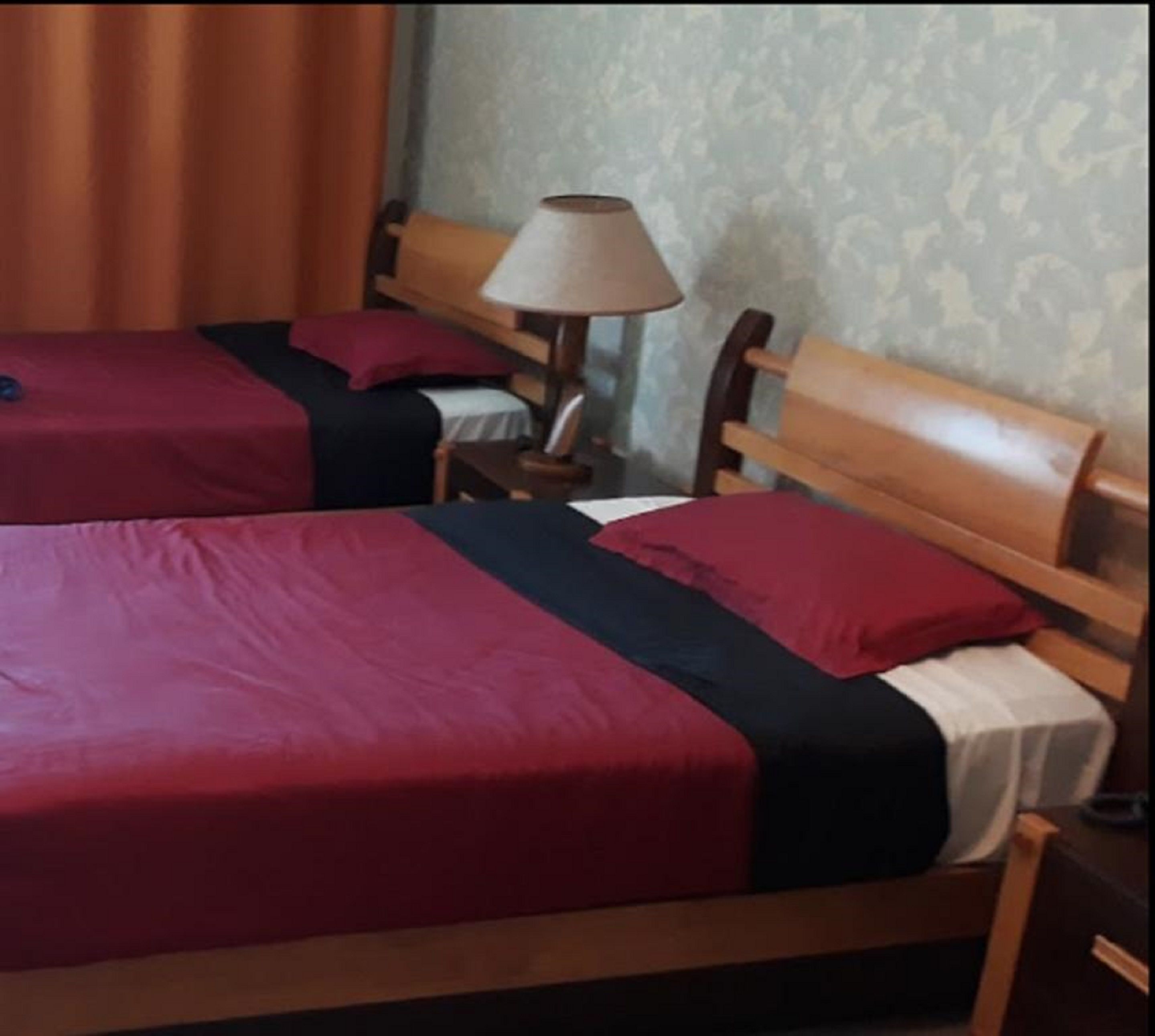 standard twin room | minibar, in-room safe, desk, blackout curtains