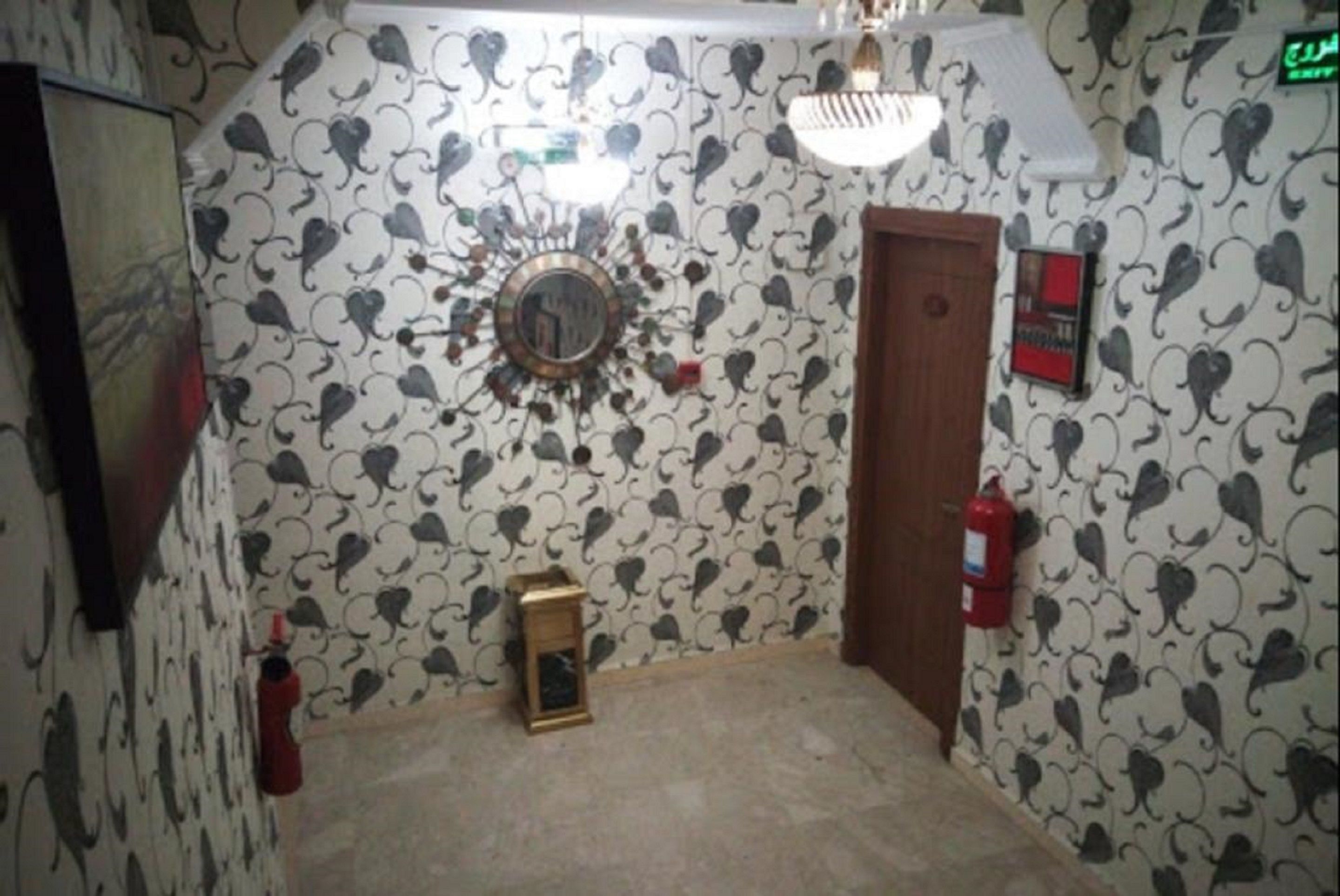 single room | minibar, in-room safe, desk, blackout curtains