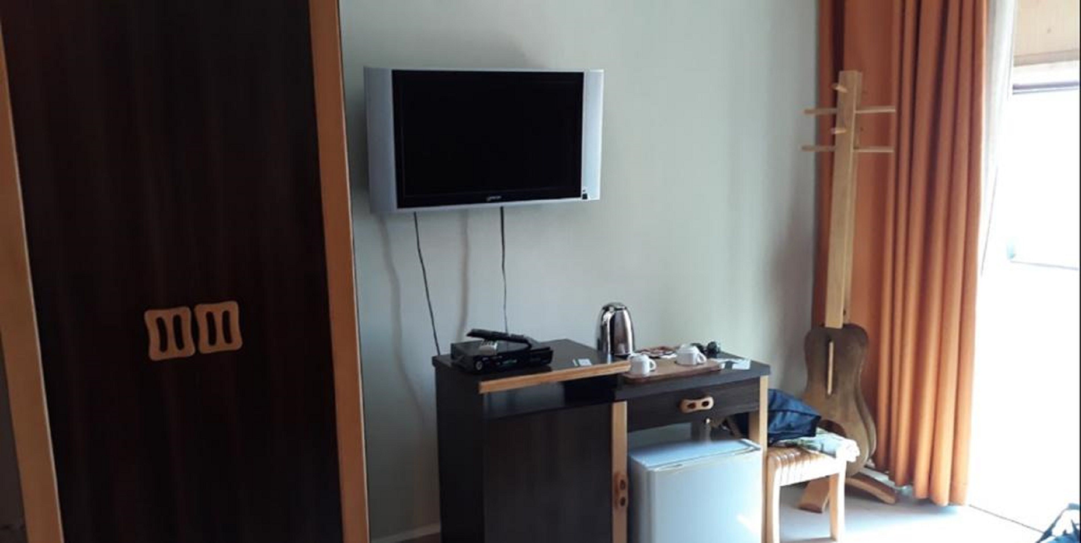 minibar, in-room safe, desk, blackout curtains