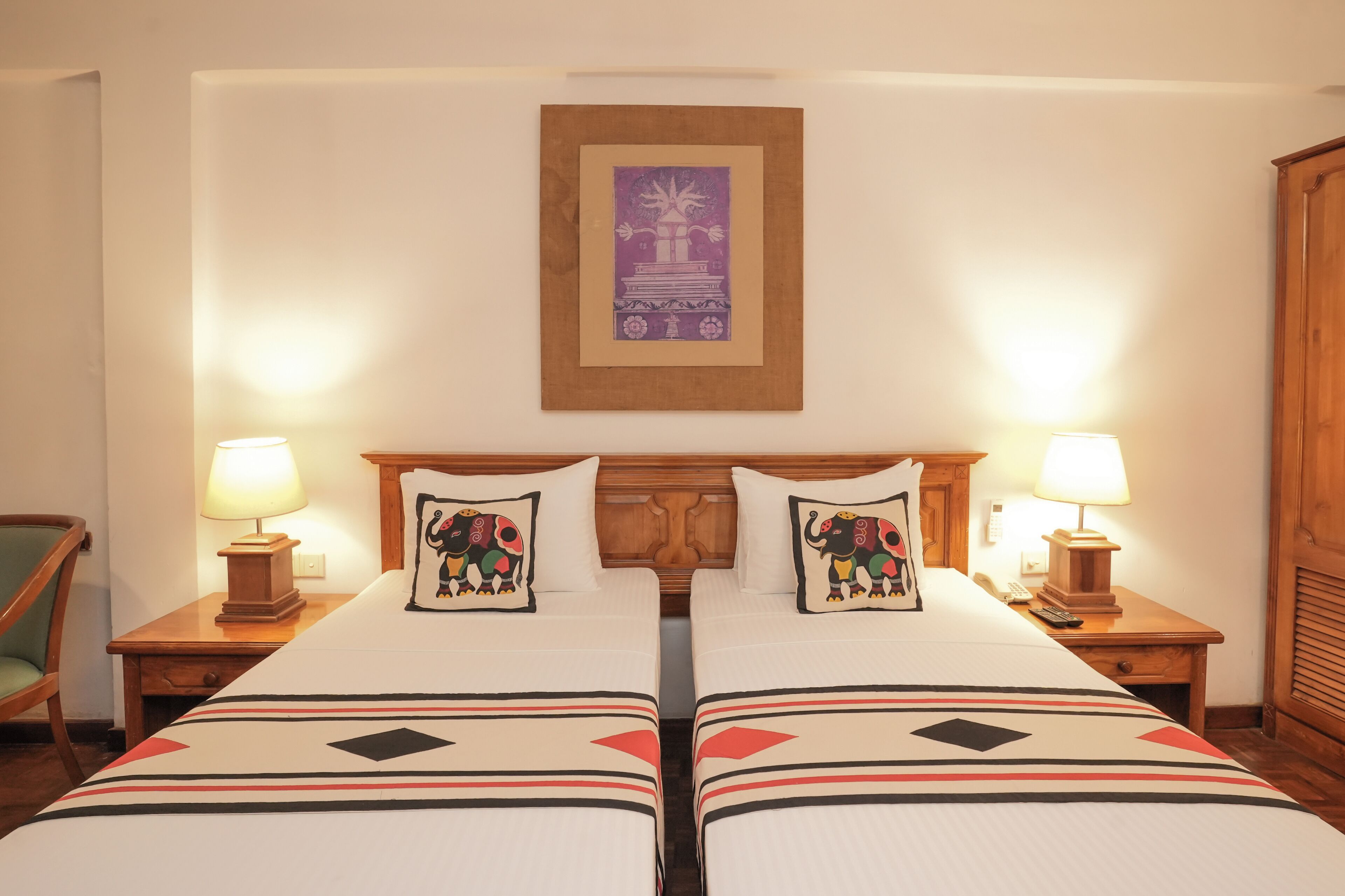 deluxe double or twin room | 1 bedroom, premium bedding, minibar, in-room safe