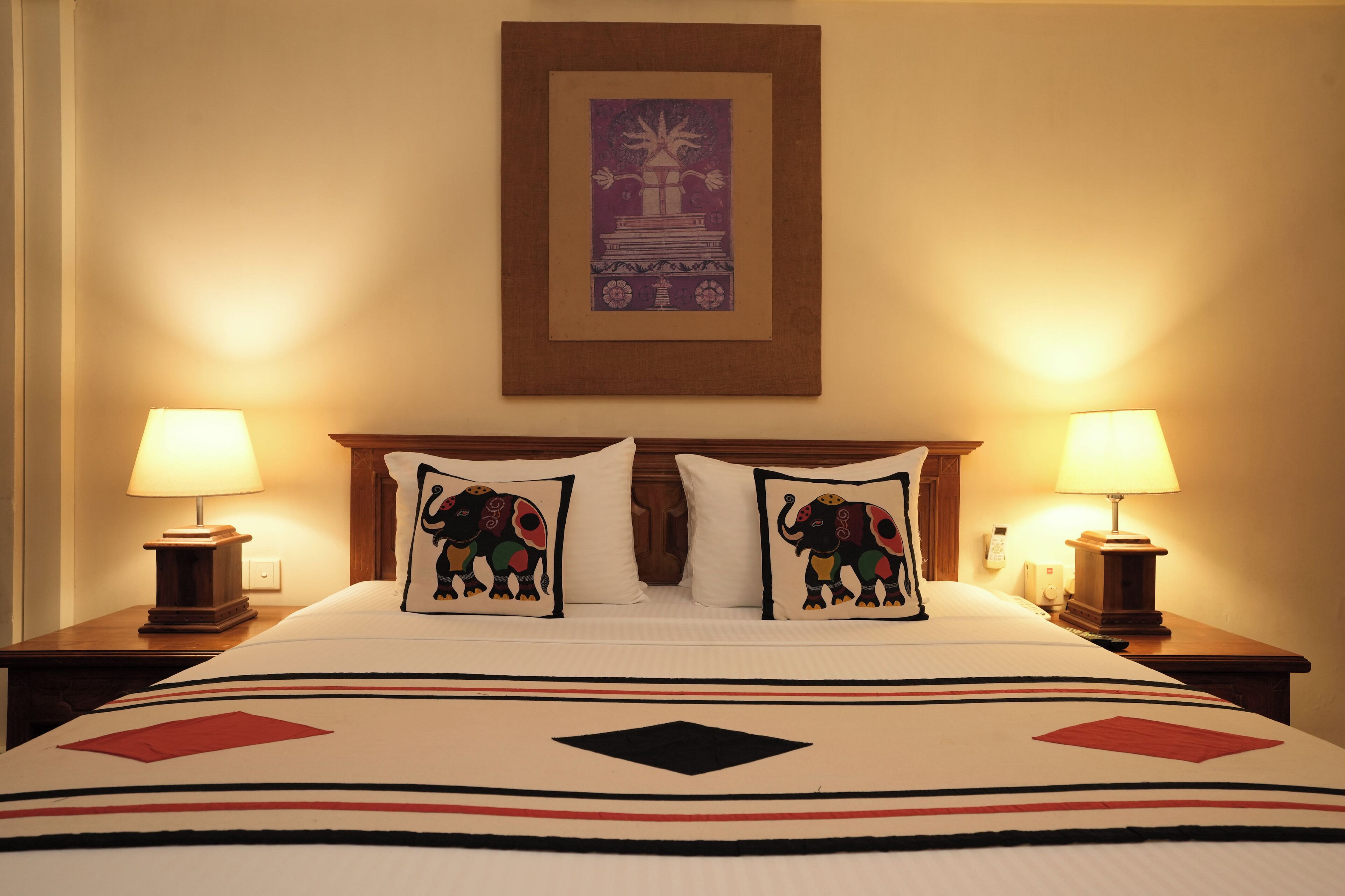 deluxe double or twin room | 1 bedroom, premium bedding, minibar, in-room safe