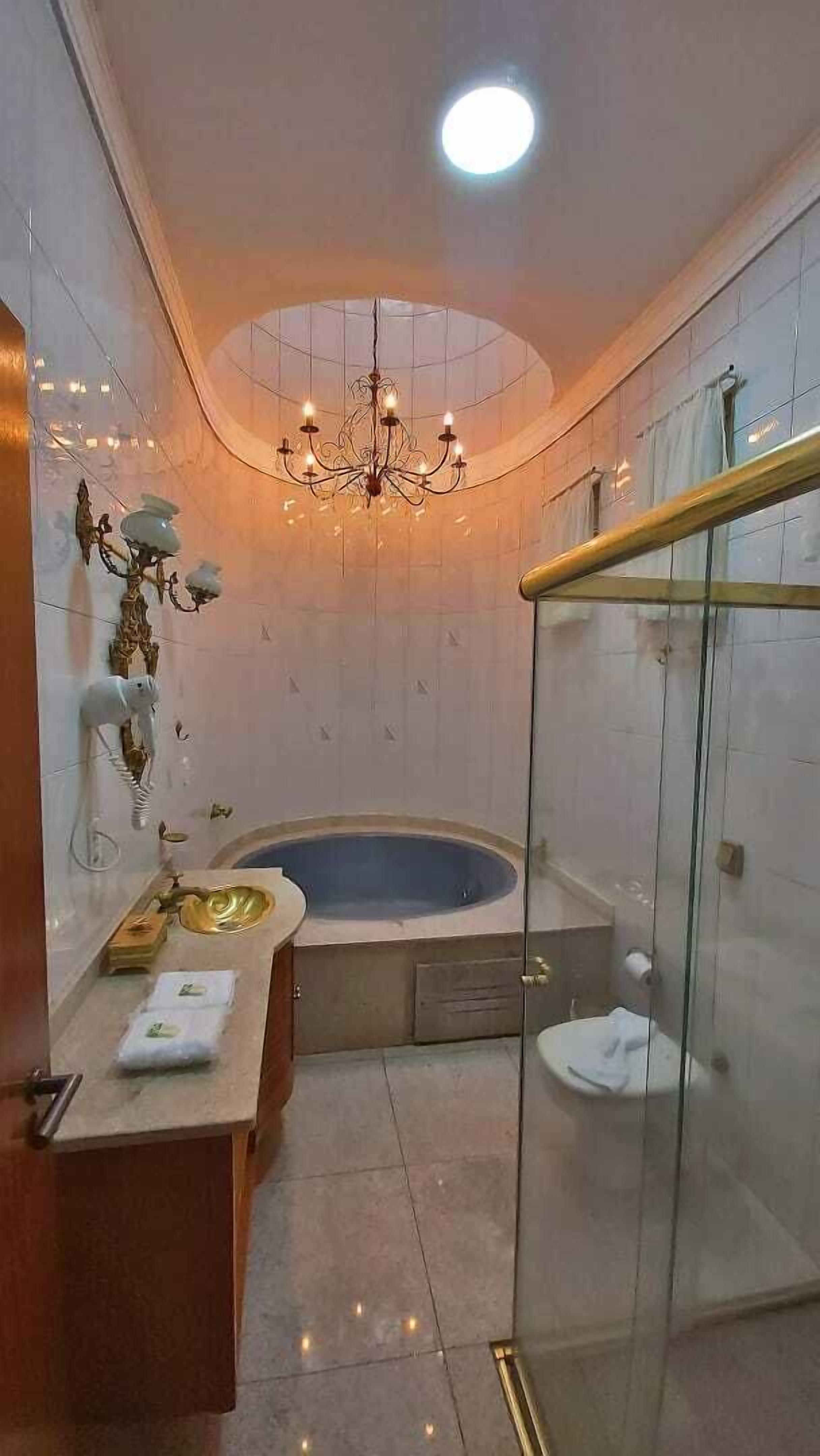 SUITE DAS ORQUIDEAS (COM HIDRO) | 浴室 | 免费洗浴用品、毛巾