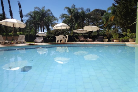 2 outdoor pools, sun loungers