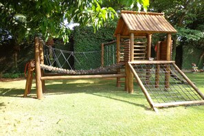 Children’s play area – indoor - Hotel Pousada Chalé Das Flores (Sertaozinho)