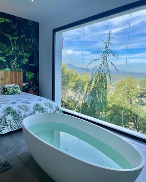 Suite Panoramic | Minibar, trang trí khác biệt, trang bị nội thất với thiết kế riêng biệt 