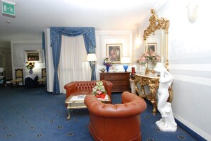 Sala de estar en el lobby