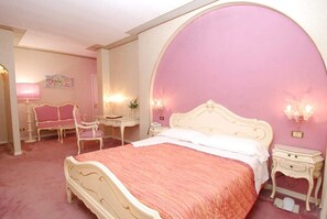 In-room safe, desk, blackout curtains, soundproofing - Hotel Burchiello (Mira)
