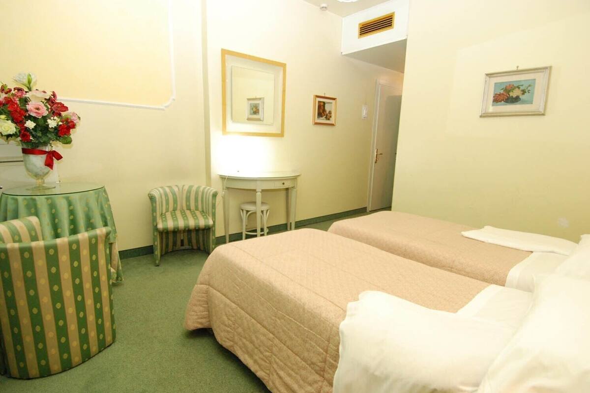 Comfort Double or Twin Room | In-room safe, desk, blackout drapes, soundproofing