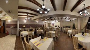 Dining - Melegos Hotel (Karpenisi)