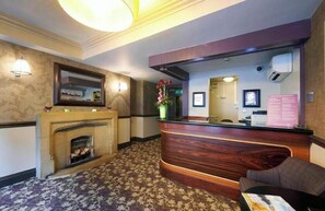 Lobby - The Kings Highway JD Wetherspoon Hotel (Inverness)