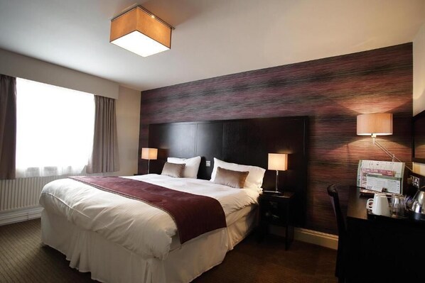 Iron/ironing board, wheelchair access