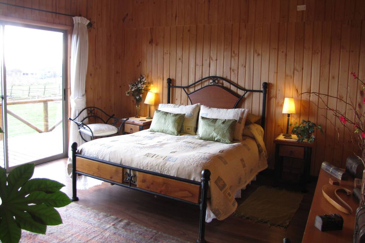 Romantic Double Room, 1 Double Bed, Private Bathroom | WiFi (free)