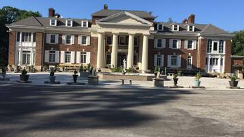 Fachada da propriedade