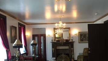 Luxury Suite, 1 King Bed, Private Bathroom (Michael Angelo) | Egyptian cotton sheets, premium bedding, down duvets