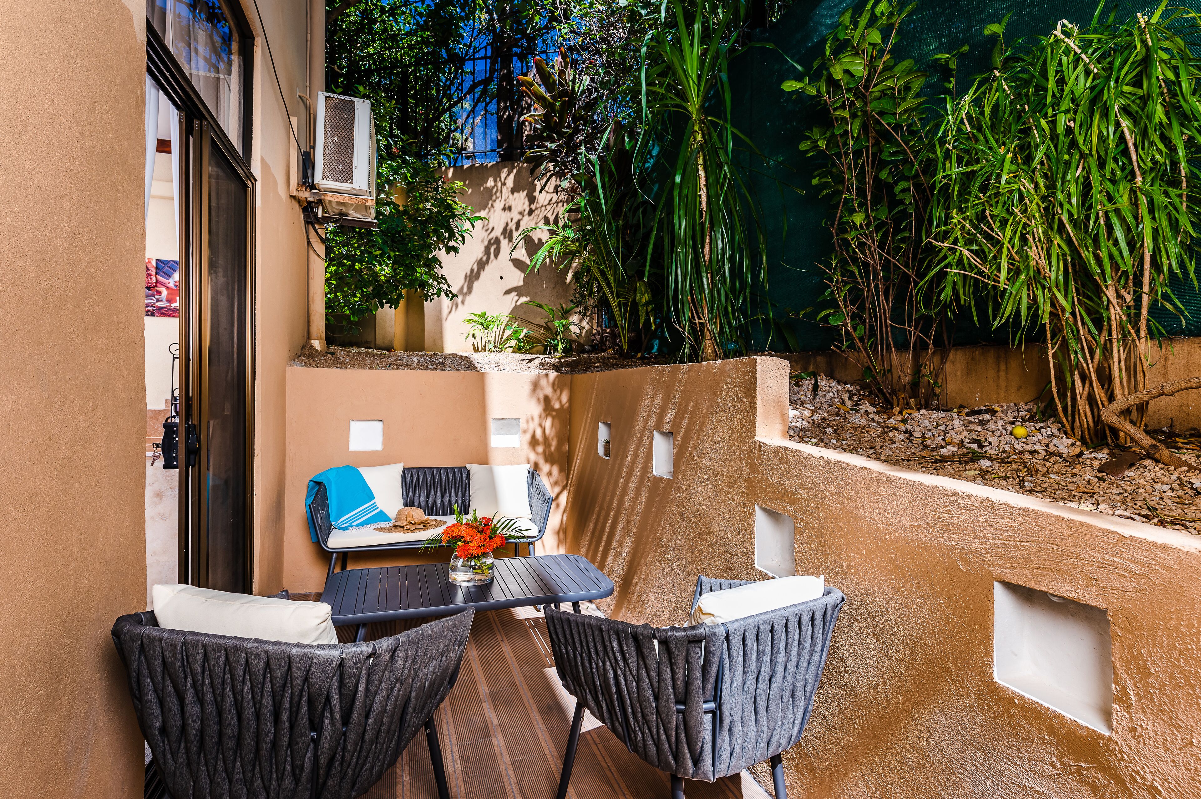 senior studio, 2 double beds, kitchen | terrace/patio