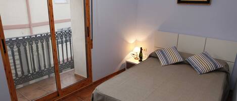 Doppia Standard uso singolo, vista città | Tende oscuranti, Wi-Fi gratuito, lenzuola