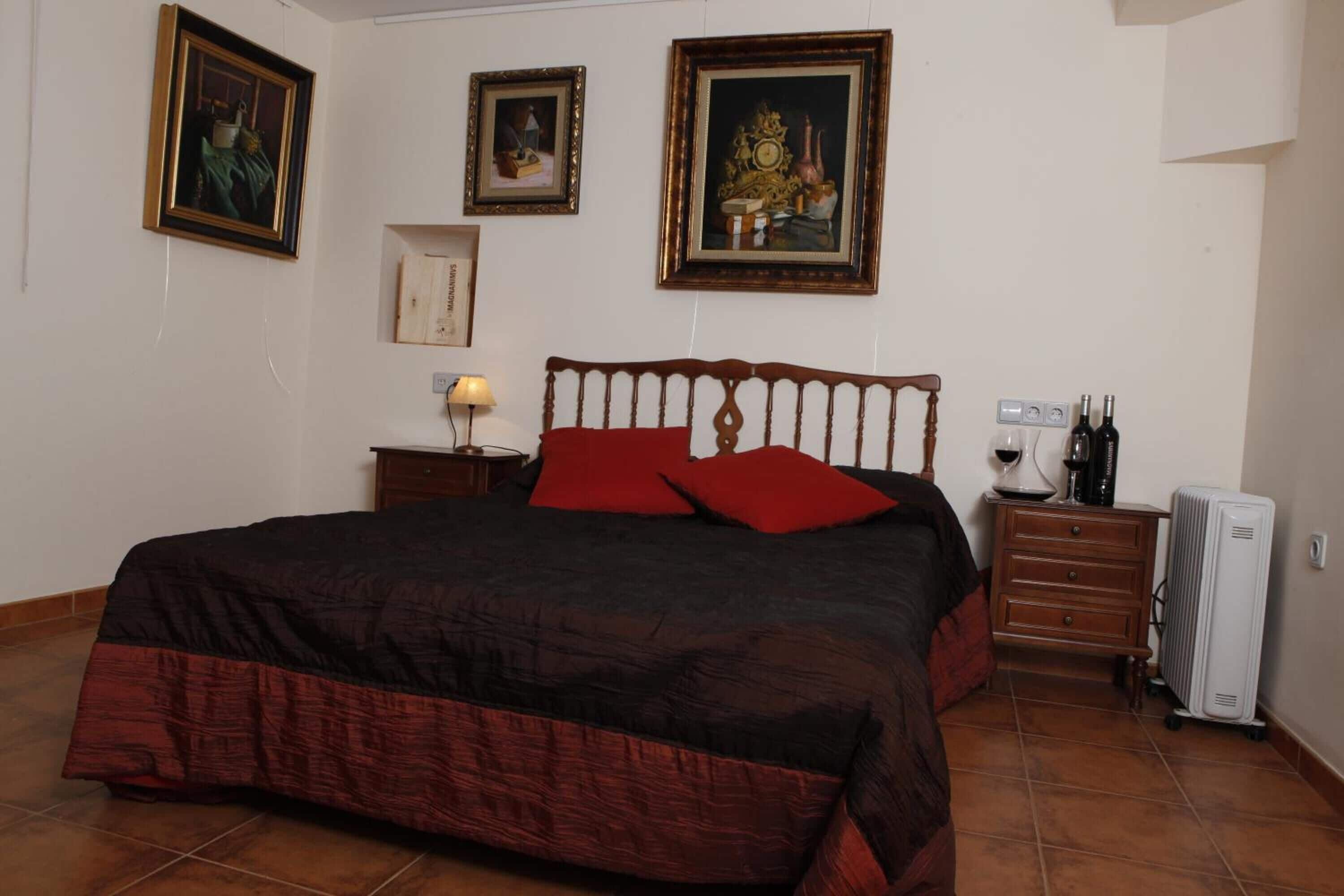 Cortinas opacas, wifi gratis, ropa de cama