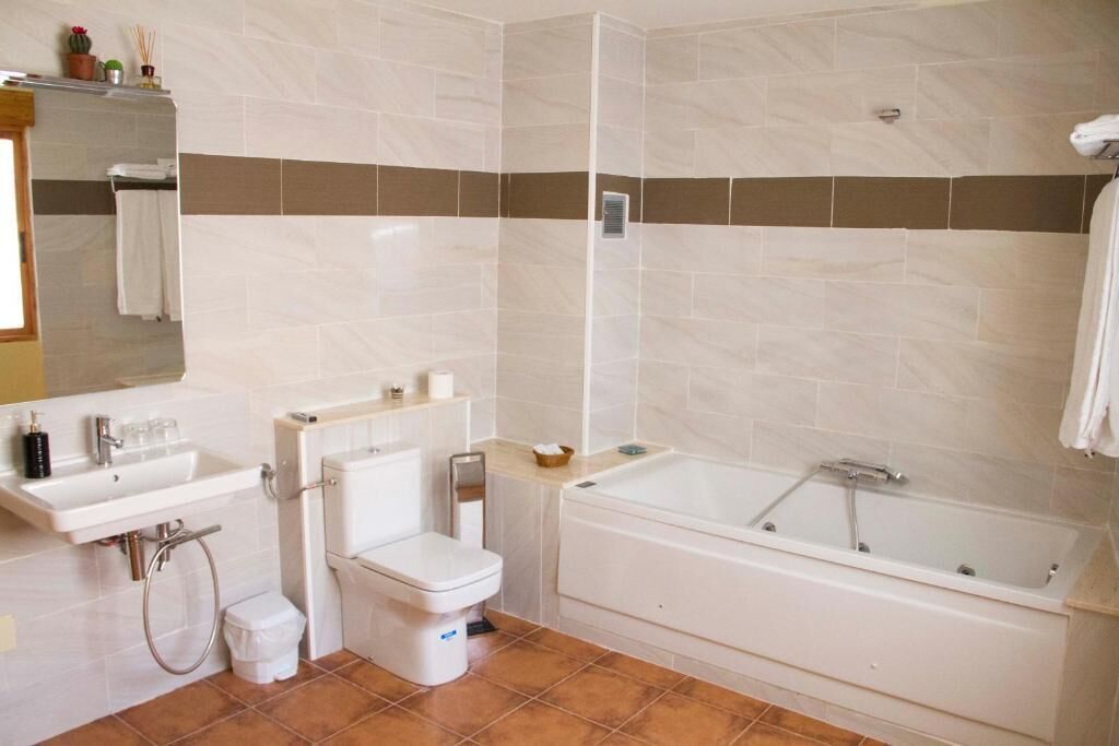 Shower, free toiletries, hair dryer (on request), towels