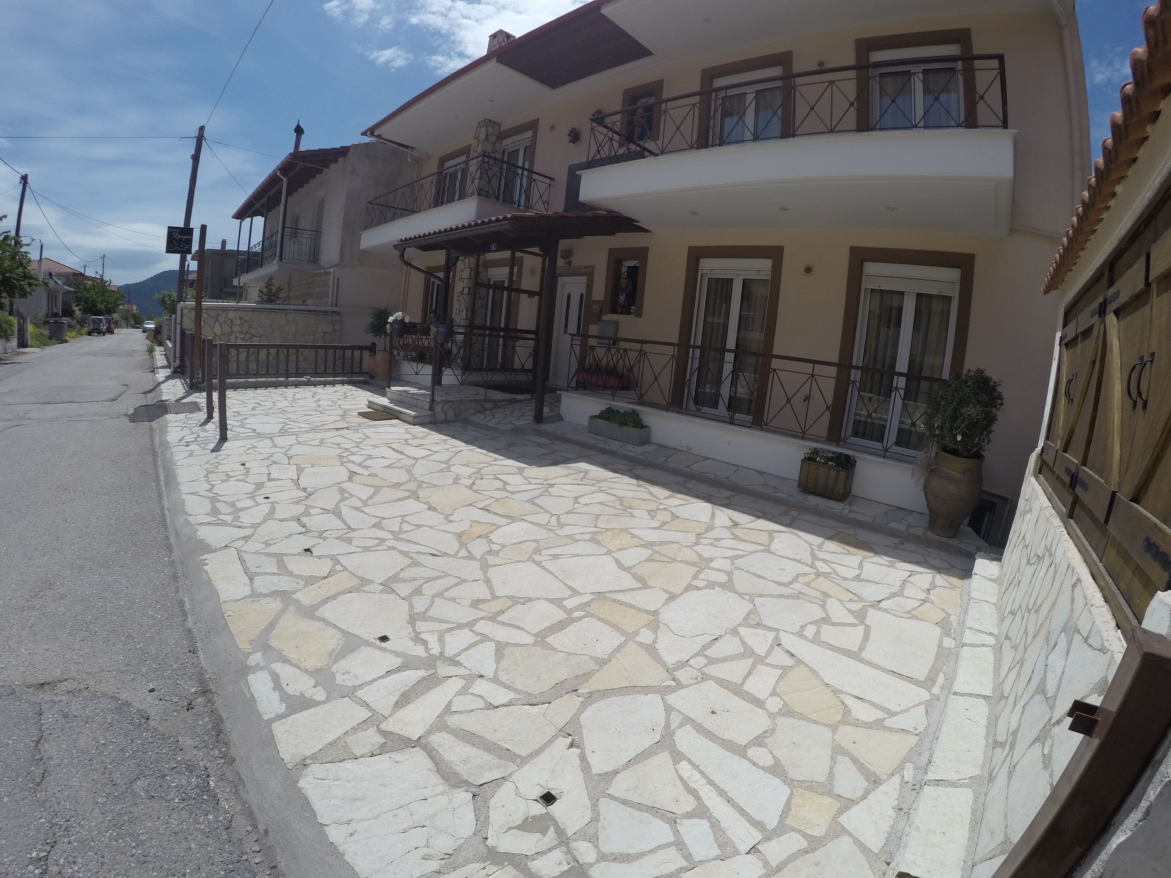 Foto - Xenonas Drimos