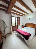 Double Room | Desk, blackout drapes, soundproofing, free WiFi