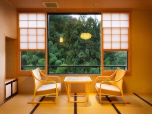 Traditional-Zimmer (Deluxe Japanese Style) | Daunenbettdecken, Minibar, Zimmersafe, Schreibtisch