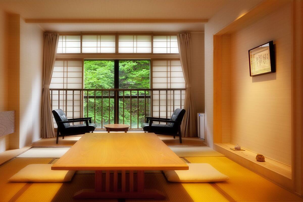 Traditional-Zimmer (Standard Japanese Style) | Daunenbettdecken, Minibar, Zimmersafe, Schreibtisch