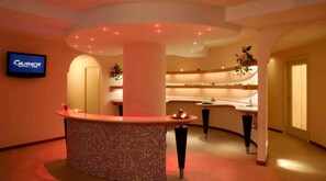 Hot tub, steam room, Turkish bath, body treatments, aromatherapy - Colleverde Country House Beauty&Wellness (Urbino)