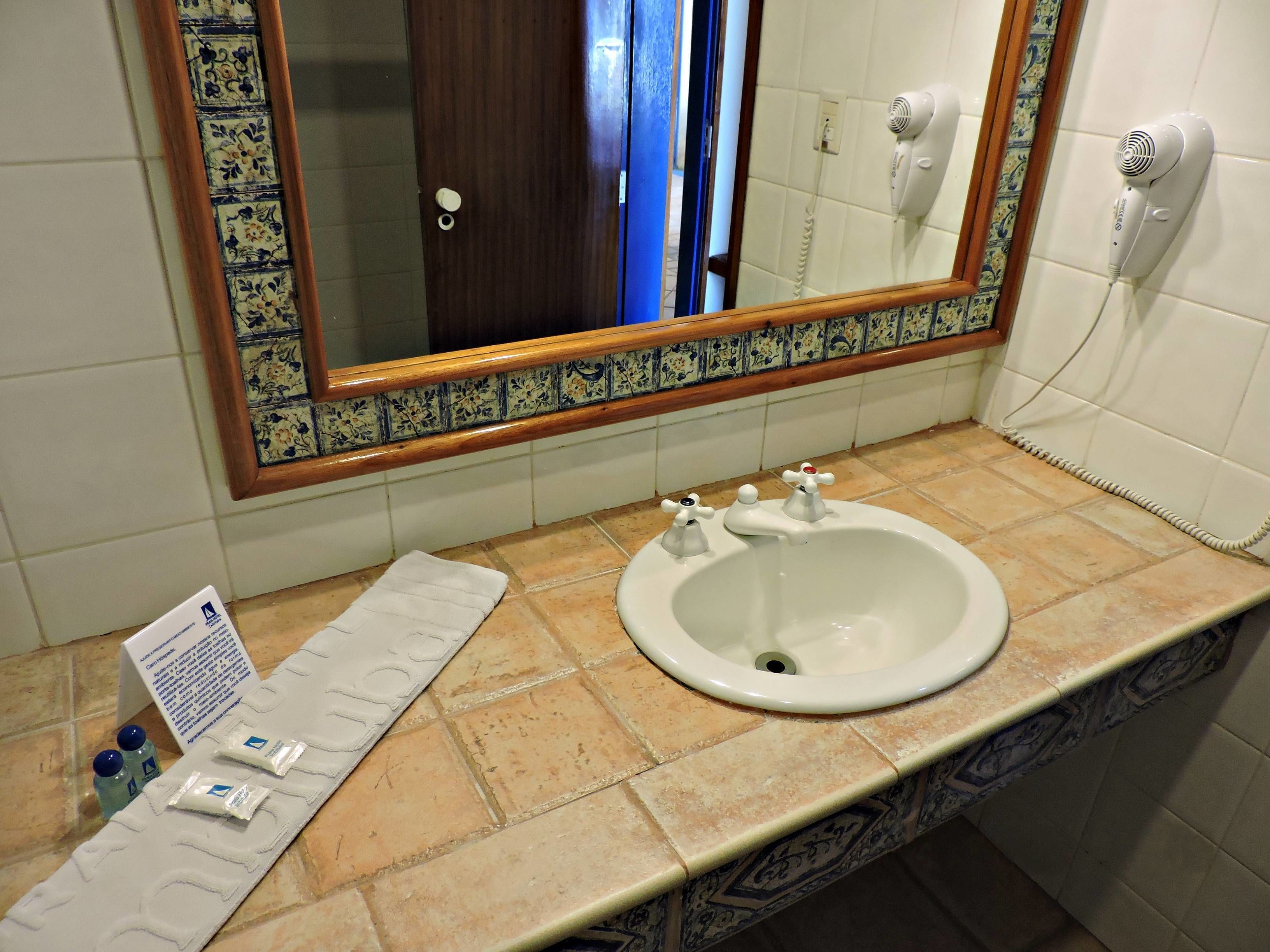 double room | bathroom sink